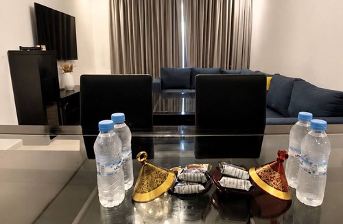 Casablanca Apartment | Emplacement idéal, 2 ch, 2 SDB, fibre, IPTV, parking privé & salle sport