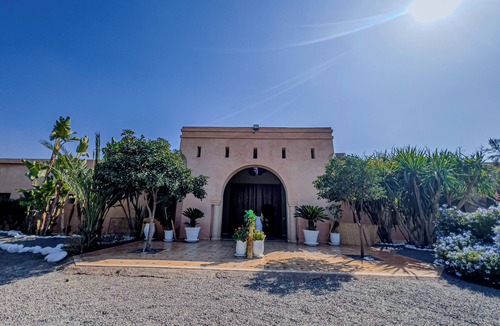 Menara House | Escale Nature near Marrakech | Private Bungalows, Pool, Terrace & Hammam