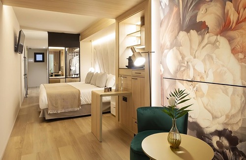 Sant Nicolau Hotel | Everything You Need For The Perfect Vacation! Spacious Room w/King/2 Twin Bed