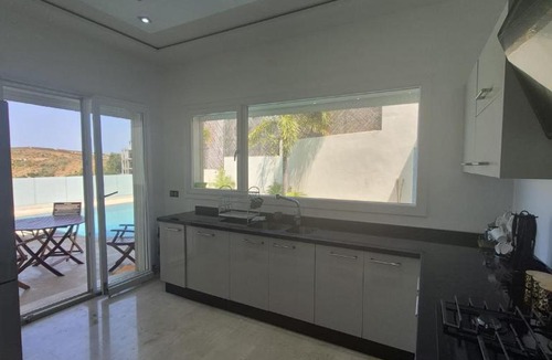 Mnar Villa | Exclusive luxury villa private pool avec trois chambres et deux salons and garden mnar