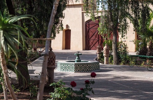 Oulad Hassoune Villa | Family villa Dar MOUDAR Marrakech - XXL pool & garden - services