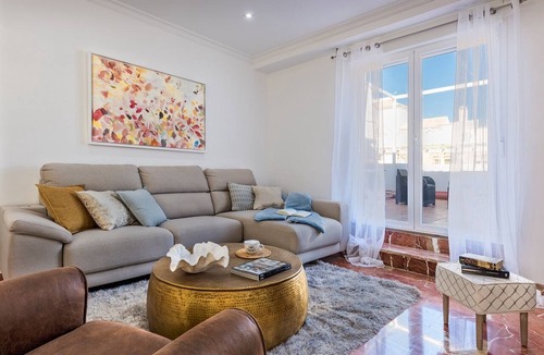 Central District Apartment | Genteel Home Gran Capitan Terrace