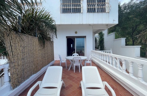 Al Bahraoyine Apartment | Gorgeous 2-bedroom apartment in Tanger Playa Blanca for your stay, Great Seaside