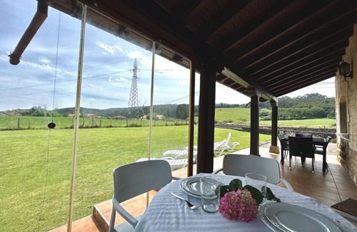 Guemes House | Gran villa con jardín - Villa El Quejigal 13800