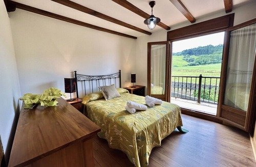 Guemes House | Gran villa con jardín - Villa El Quejigal 13800