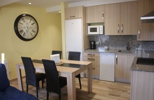 Comillas City Center Apartment | Ground floor apartment in the historic center of Comillas with private terrace