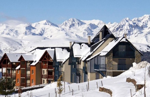 Peyragudes Apartment | Ground floor, jacuzzi, hammam, balcony, tv, ski locker, 55m², Peyragudes
