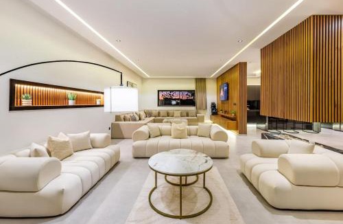 El Aggada Villa | Hidaya Villa - Heated Pool, Padel , Spa & Gym
