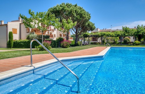 Calonge Apartment | Holiday Apartment "A Sant Antoni de Calonge" with Pool, Wi-Fi, Garden & Terrace