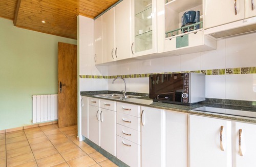 Les Iglesies Apartment | Holiday Apartment "Mossen Batista Til Ler" with Mountain View, Private Terrace & Wi-Fi