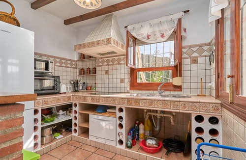 Torrox House | Holiday Home "Torre del Manzano" with Mountain View, Private Pool & Wi-Fi