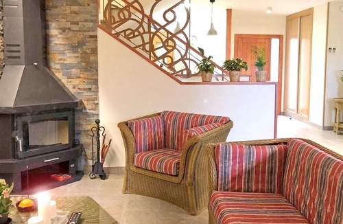 Cretas House | Homerez - Big house for 10 ppl. with terrace at Cretas
