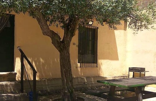 Montanchez Villa | Homerez - Spacious villa for 8 ppl. with swimming-pool and garden at Cáceres