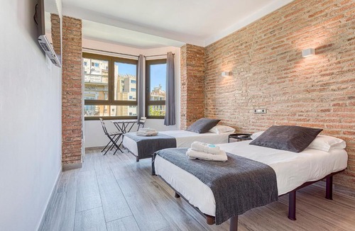 El Poble-sec Hotel | HOSTAL BEDMATES