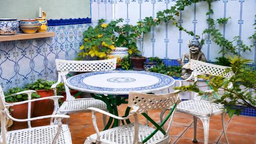 Santa Margarida i els Monjos Hostel | Hostal Milenium