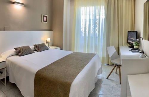 Sant Carles de la Rapita Hotel | Hotel Llansola