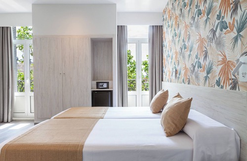 Golden Triangle of Art Hotel | Hotel Mediodia