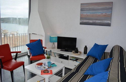 Portlligat Apartment | INCREDIBLE VIEW