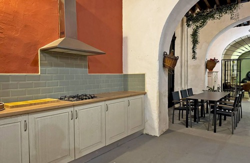 Jerez de la Frontera Old Town Ski Chalet | La Bodeguita - Ole Solutions