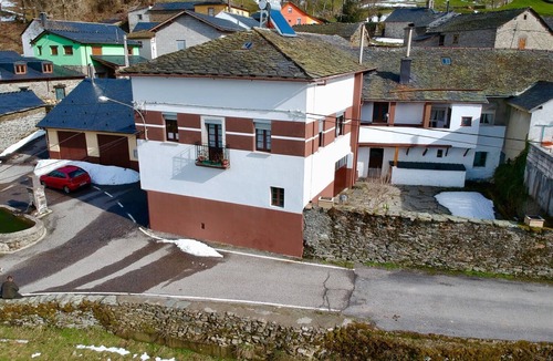 Rabanal de Arriba House | La Casa del Maestro - Complete rental house 3 km from Villablino