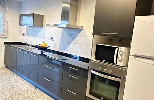 Cunit House | La casa del Mediterraneo 5 minutes from the beach and 10 minutes from the train, ideal for families.