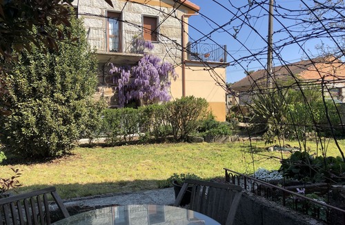 Cenlle Cottage | Large, bright house with two floors, garden and outdoor garage. Termas - wine