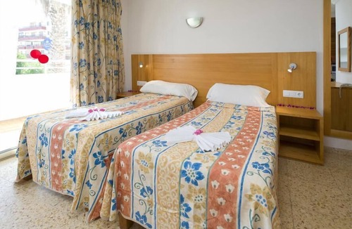 Ibiza Town Hotel | LeibTour code: VICEGRELI-STD/♫Close to Ushuaia/Hi - ☀Pool + Close to the beach