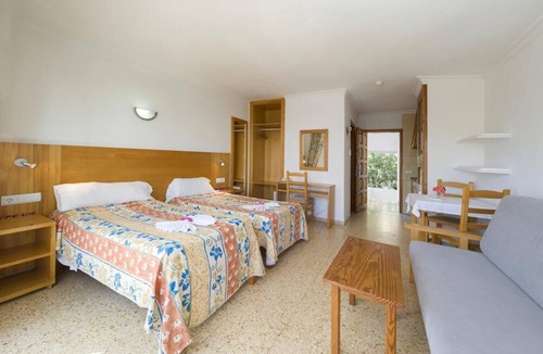 Ibiza Town Hotel | LeibTour code: VICEGRELI-STD/♫Close to Ushuaia/Hi - ☀Pool + Close to the beach