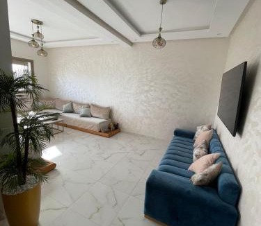 Bouznika Apartment | Les flowers