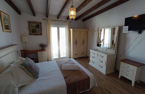 Cuevas Del Almanzora Hotel | LIGHT BRIGHT TRIPLE ROOM