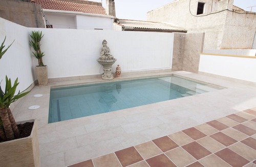 Cuevas Del Almanzora Hotel | LIGHT BRIGHT TRIPLE ROOM