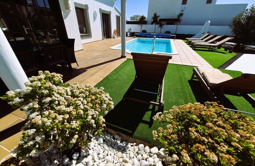 Montana Roja Villa | Ligthouse, private heated pool, Prime video, wifi, bbq, ping pong, etc.