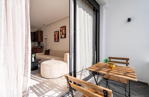 Gauthier Apartment | Luxoria 17 Gauthier - Balcony & Private Parking