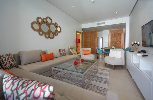 Ain Diab Apartment | Luxury Living - Pool & Beach