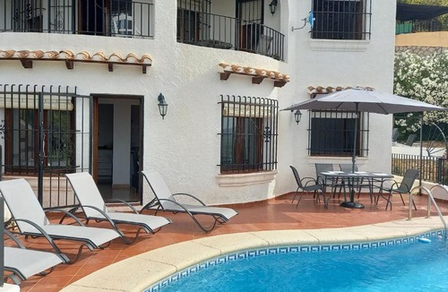 Monte Pego House | Maison avec logement indépendant, piscine privée et vue mer