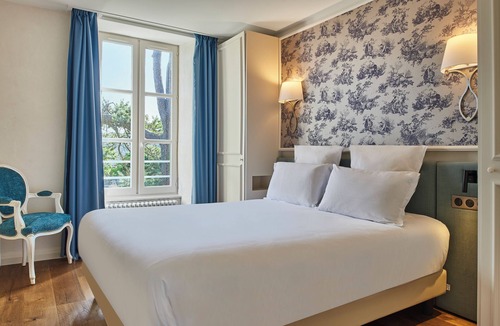 Saint-Vaast-la-Hougue Hotel | Maisons de Tatihou, The Originals Relais