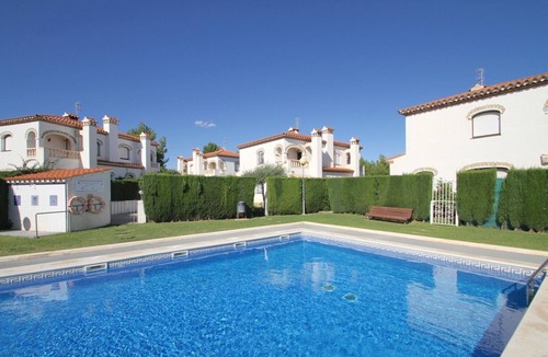 Miami Platja Ski Chalet | MASIA2 adosado jardín privado, BBQ y piscina comun