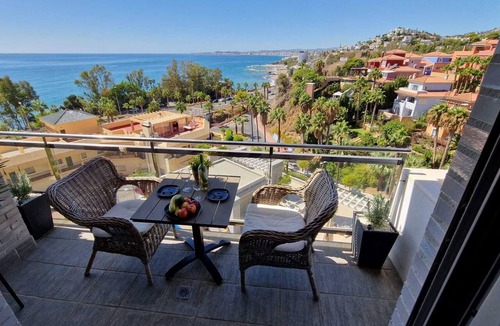 Benalmadena Costa Apartment | Modern luxury apartment at 100m from the beach and fantastic seaviews,