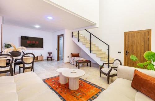Semlalia Apartment | Modern Oasis in Heart of Guéliz Pool & Balcony