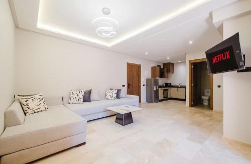 Semlalia Apartment | Modern Studio with Pool