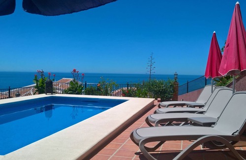 Urbanizacion Ladera del Mar Villa | NERJA Villa STUNNING SEA VIEW, POOL incl WiFi, AIRCON & CINEMA/GAMES ROOM