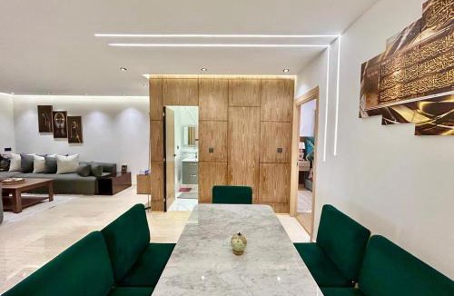 Al Bahraoyine Apartment | Peaceful 2 Bedroom Apartment with Swimming Pool