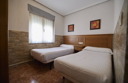 Aviles House | Pension Serafin