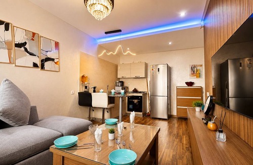 Cite Al Mohammadi Apartment | Poolside Apt, Close to Marina, Great Location