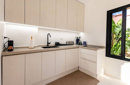 Annakhil Villa | Private Pool Villa for 6 Quiet Area 15 min Medina