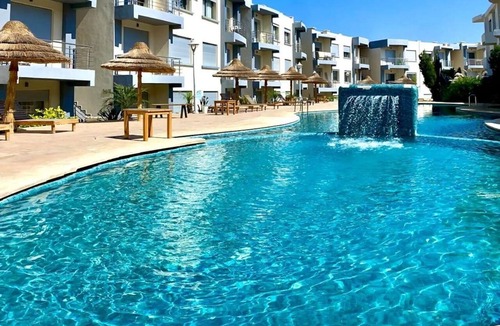 Sidi Bouzid Apartment | Residence with a pool and ocean view in Sidi Bouzid