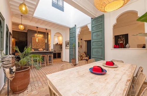 Assouel Villa | Riad E&J privatif, Marrakech Médina, 5 ch climatisées, piscine chauffée, PDJ offerts