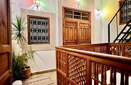 Zekkak Er Roumane House | Riad-style Guesthouse-Fez Medina Stay with Rooftop