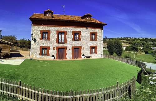 Basconcillos del Tozo House | Room 'Habitación Cuádruple' with Mountain View, Shared Garden and Wi-Fi