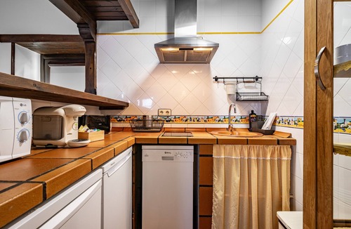 Cabranes House | Rural House 'El Llagar De Naveda' with Mountain Views, Private Terrace & Wi-Fi